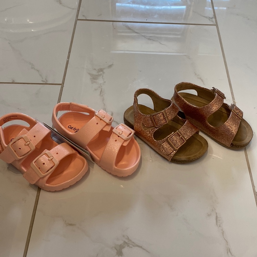 Toddler girls sandals. Sold as pair.